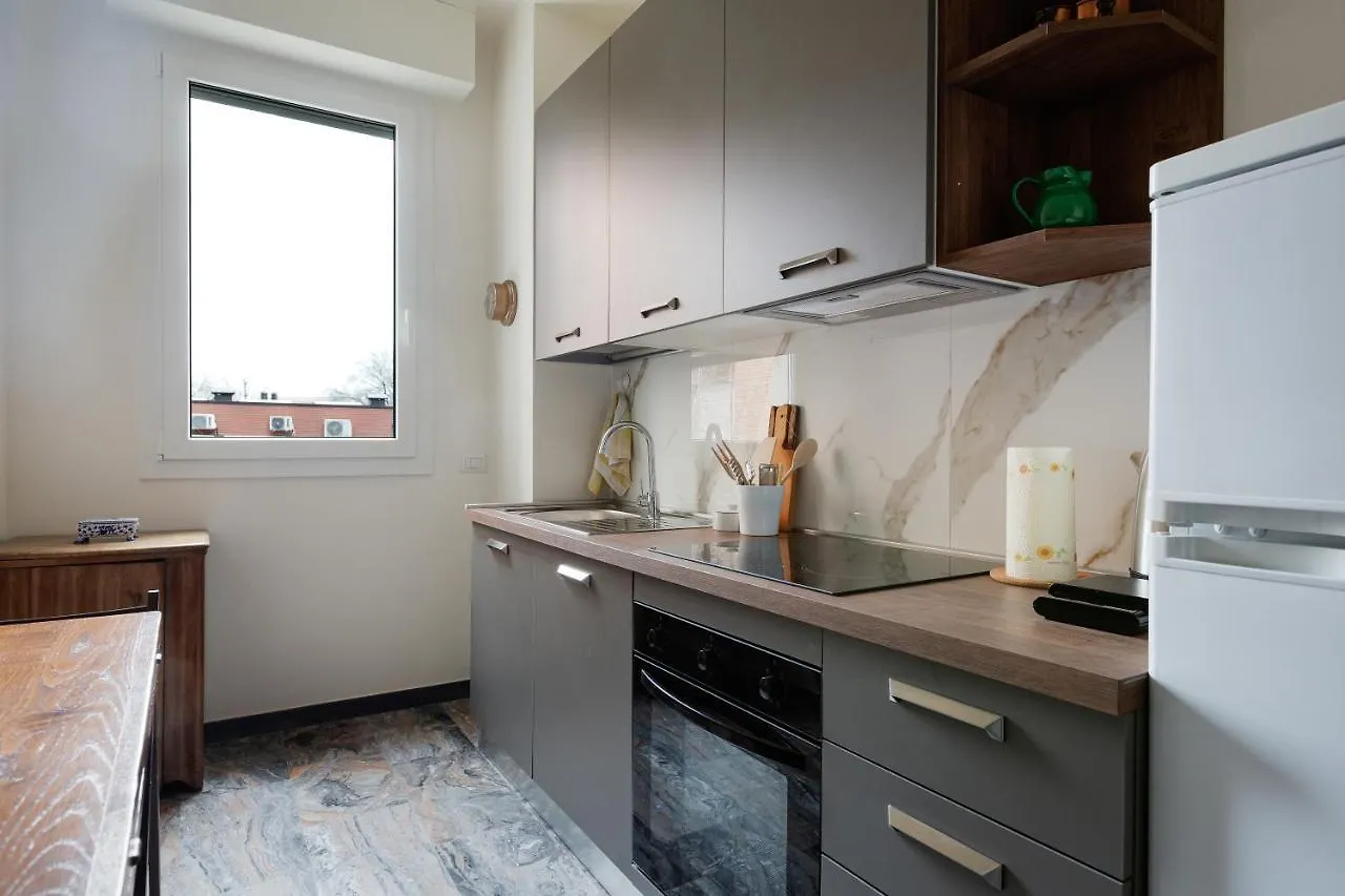 Dergano Comfy Apartment - 250 M Far From M3 Milan 0*,