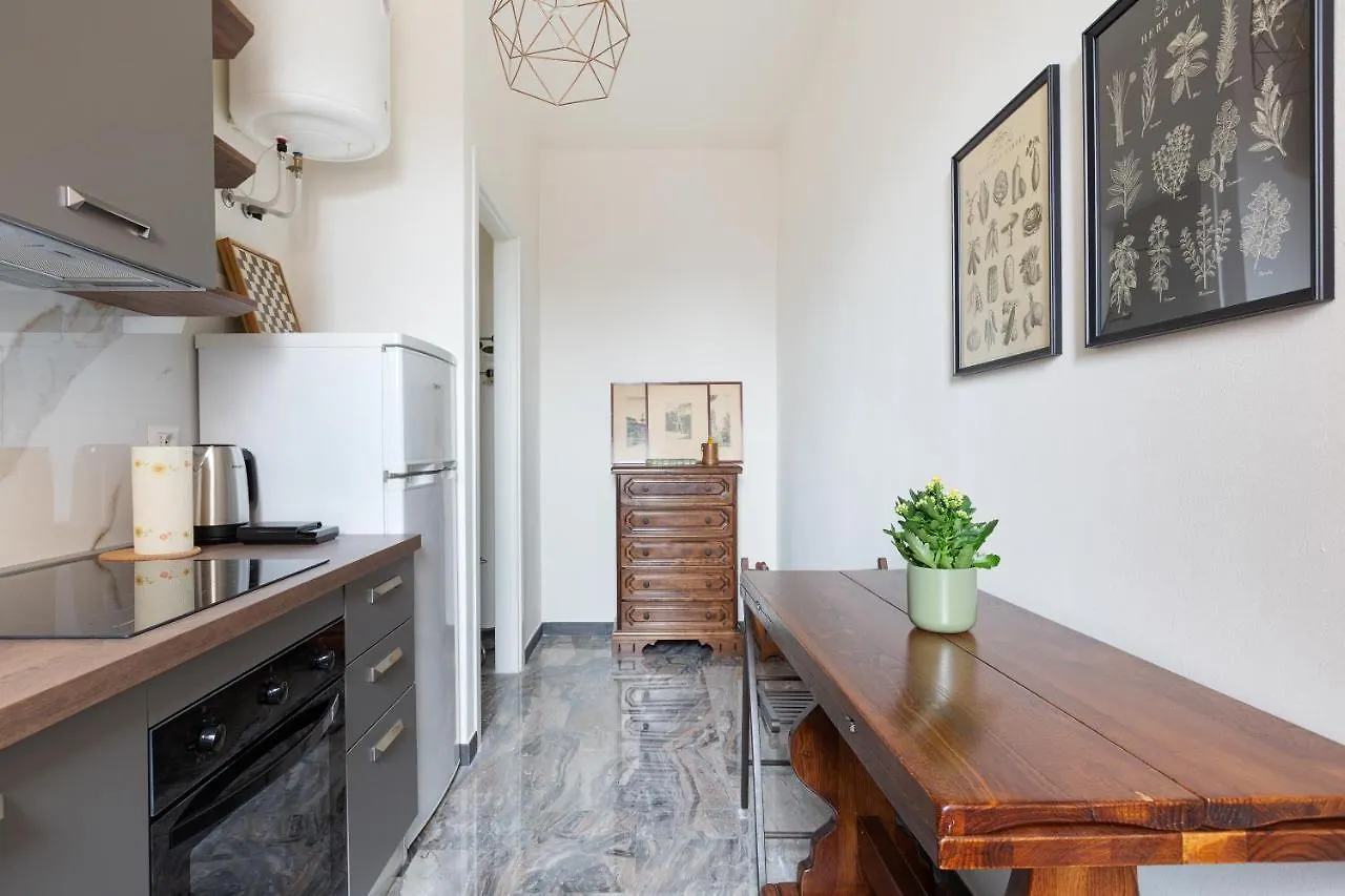 Dergano Comfy Apartment - 250 M Far From M3 Milan