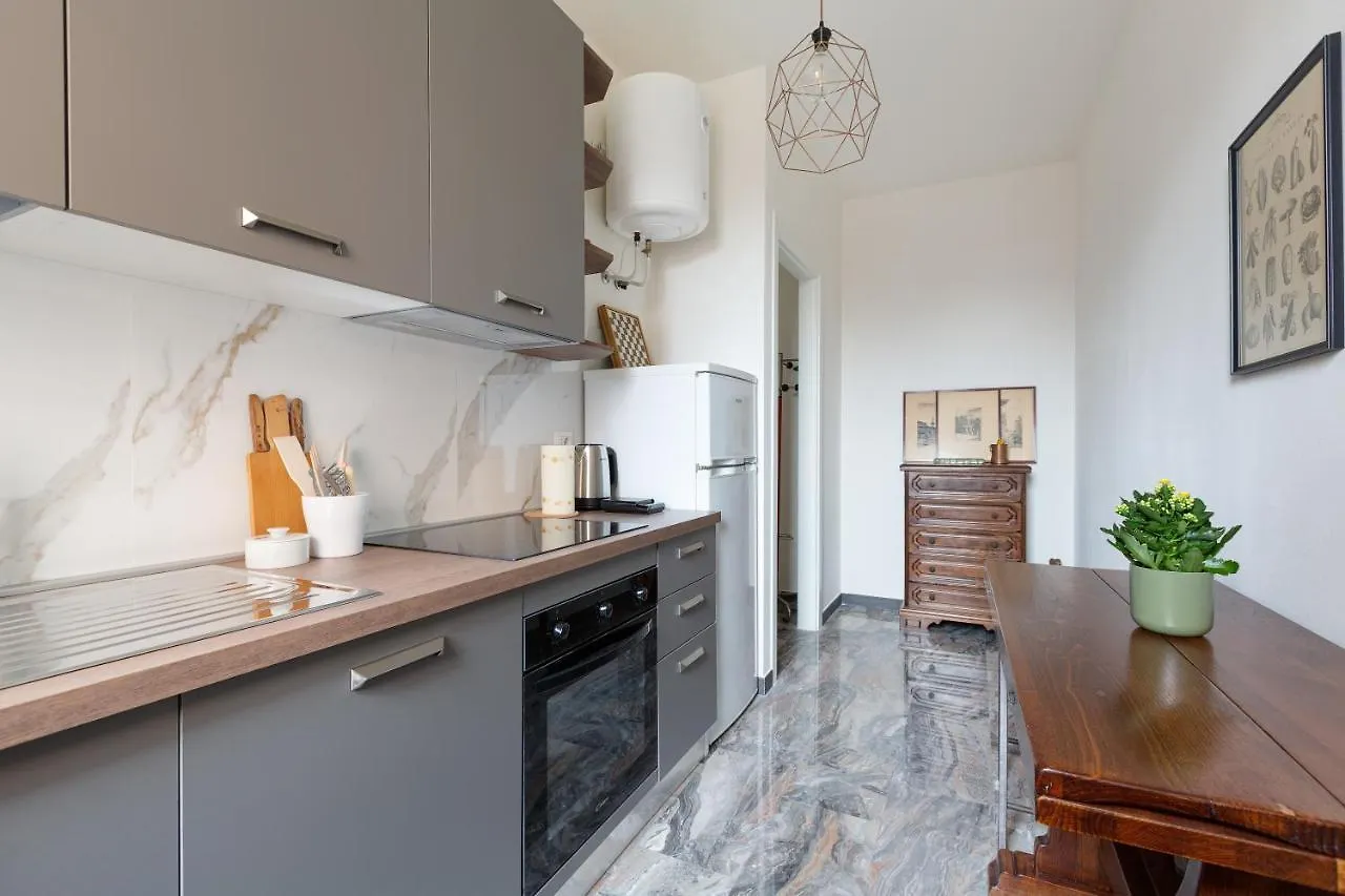Dergano Comfy Apartment - 250 M Far From M3 Milan