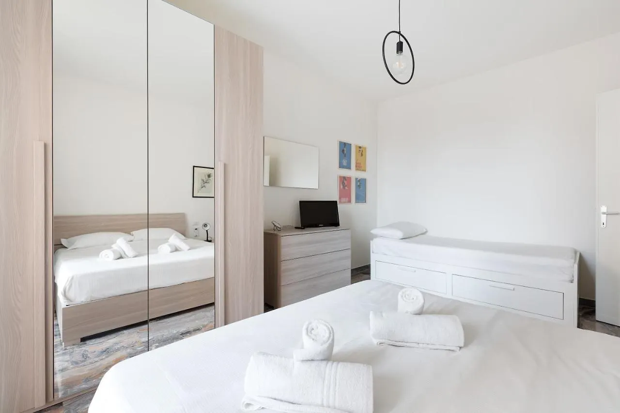 Dergano Comfy Apartment - 250 M Far From M3 Milan