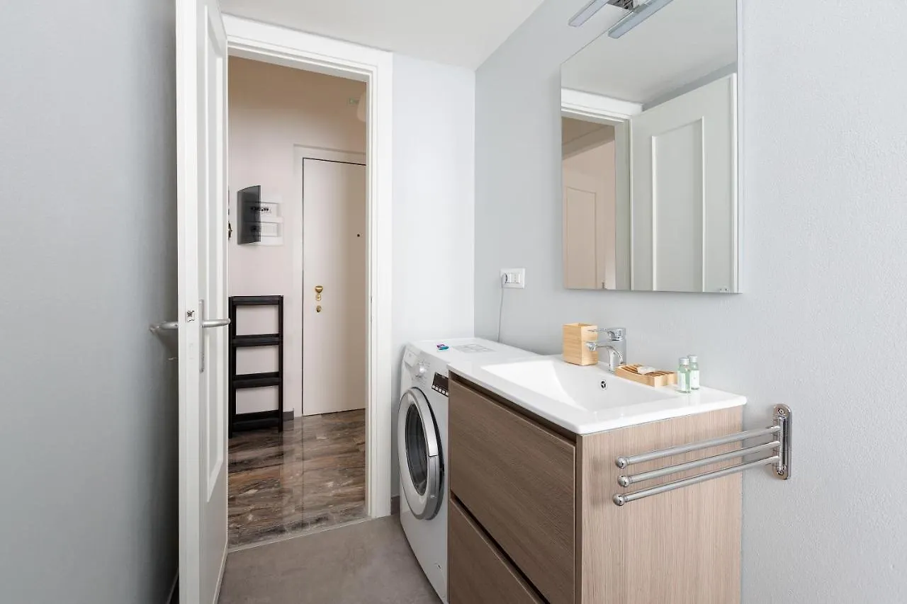 Dergano Comfy Apartment - 250 M Far From M3 Milan