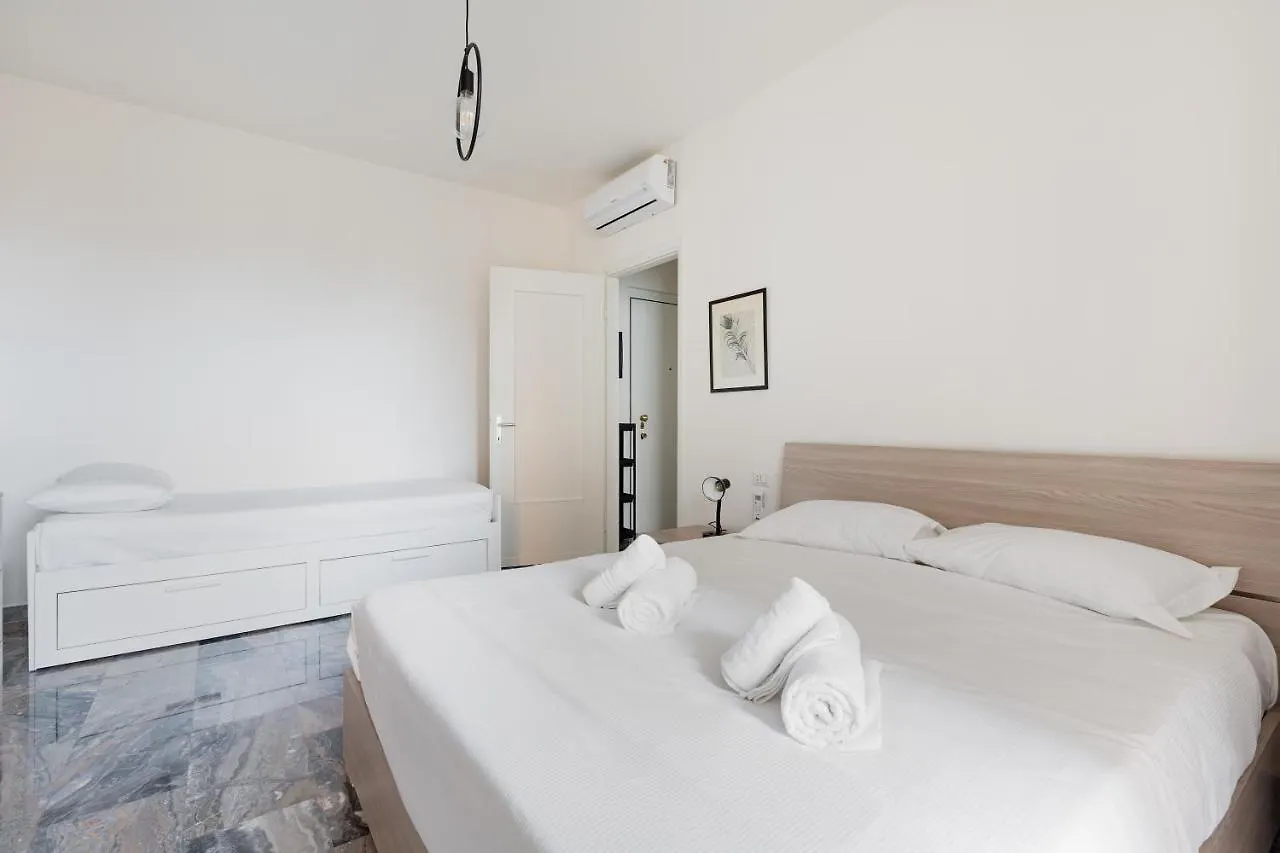 Dergano Comfy Apartment - 250 M Far From M3 Milan